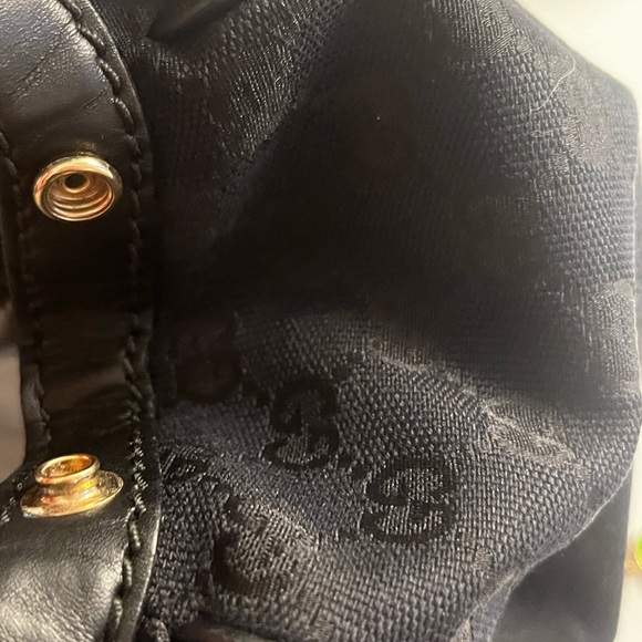 ⭐️⭐️Black silver Gucci GG canvas authentic handbag with GG keychain/charm - Picture 13 of 16